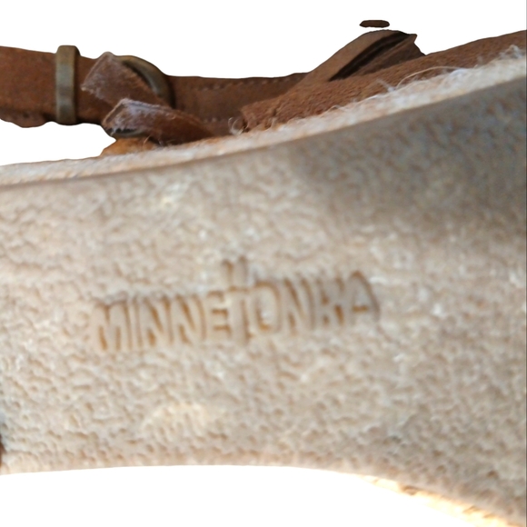 Minnetonka Suede Fringe Wedge Sandal size 8 - Picture 7 of 8
